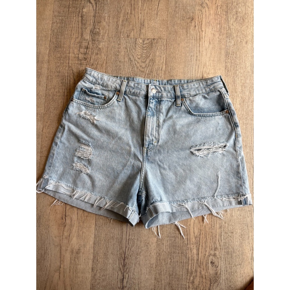 H&M Mom‎ Shorts Women's Size 14 Light Wash Denim Ultra High Waist Distressed